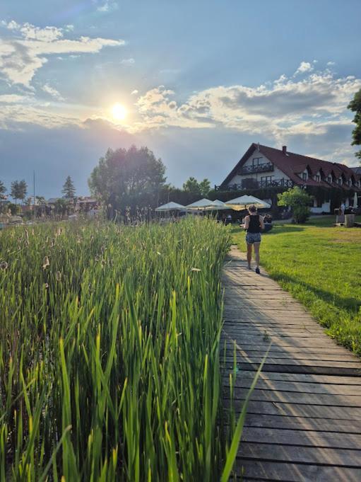 Pensjonat Rybaczowka - Noclegi, Restauracja, Port Bogaczewo  Bagian luar foto